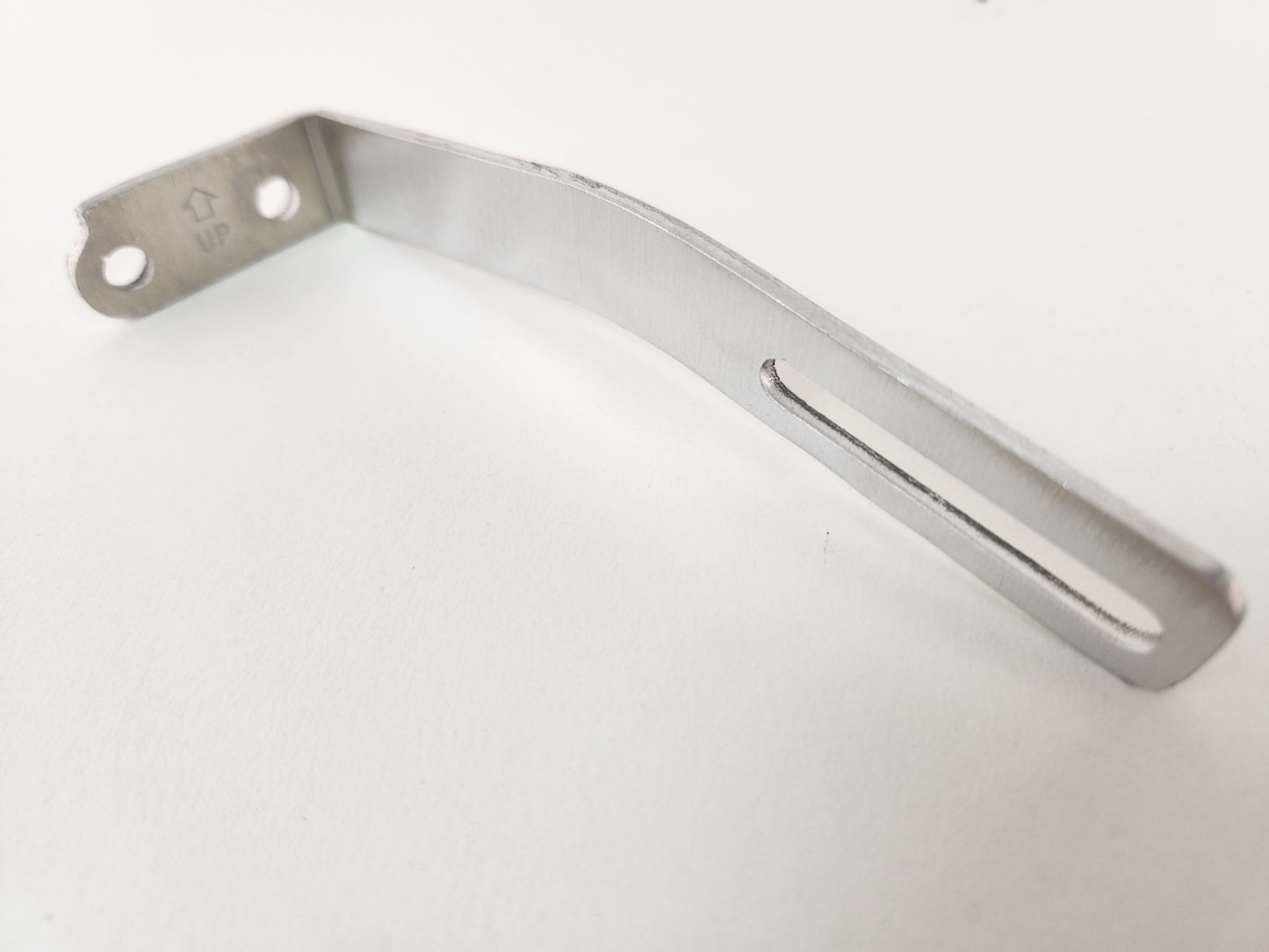 LOWER RADIATOR BRACKET VLRBBUSAJ9