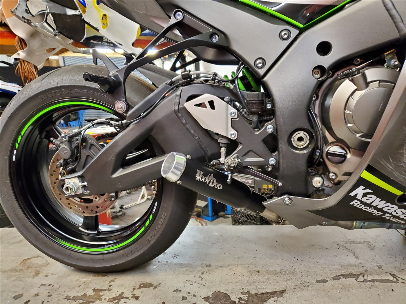 MINI MEG ZX10 16-20 BLACK VMMEZX10L6CDB*