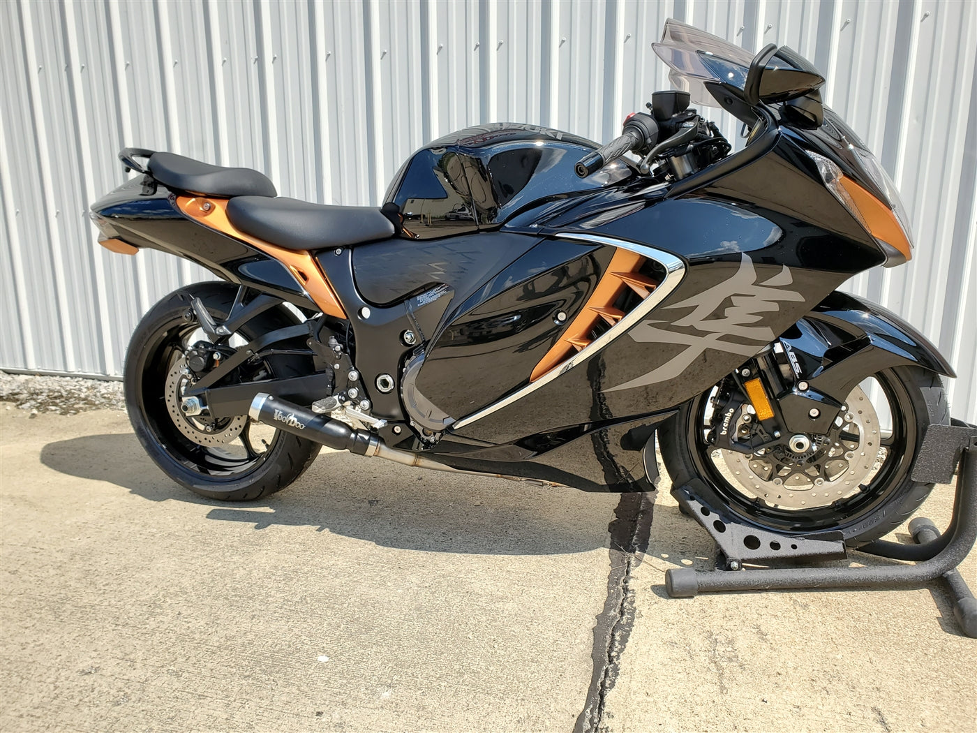 MINI MEG 4 INTO 1 RACE EXHAUST SUZUKI HAYABUSA 22-25 BLACK STOCK WIDTH SWINGARM VMMEFSBUSAM2B*