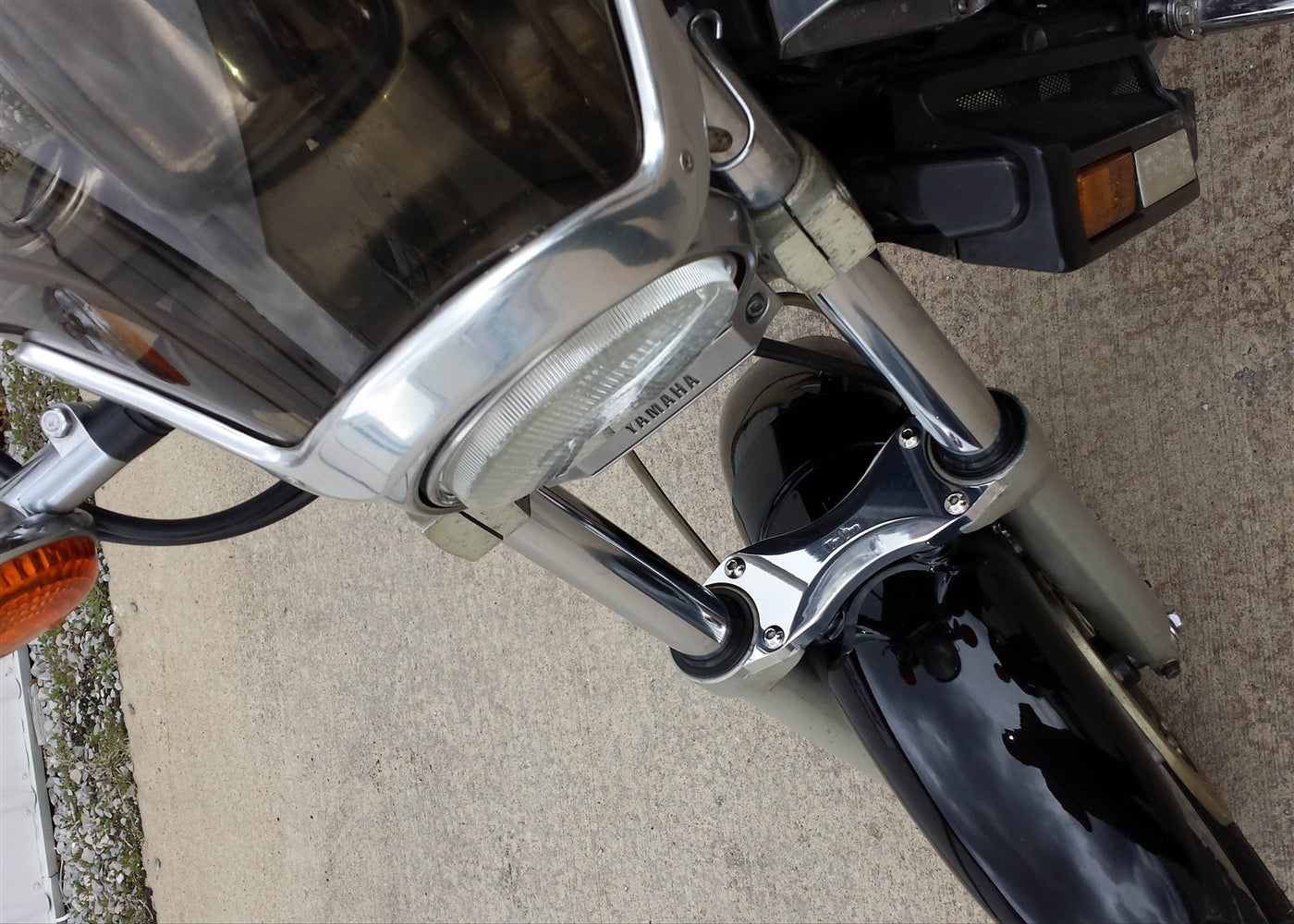 FORK BRACE VMAX 85-92 POLISHED VFBVMXI5