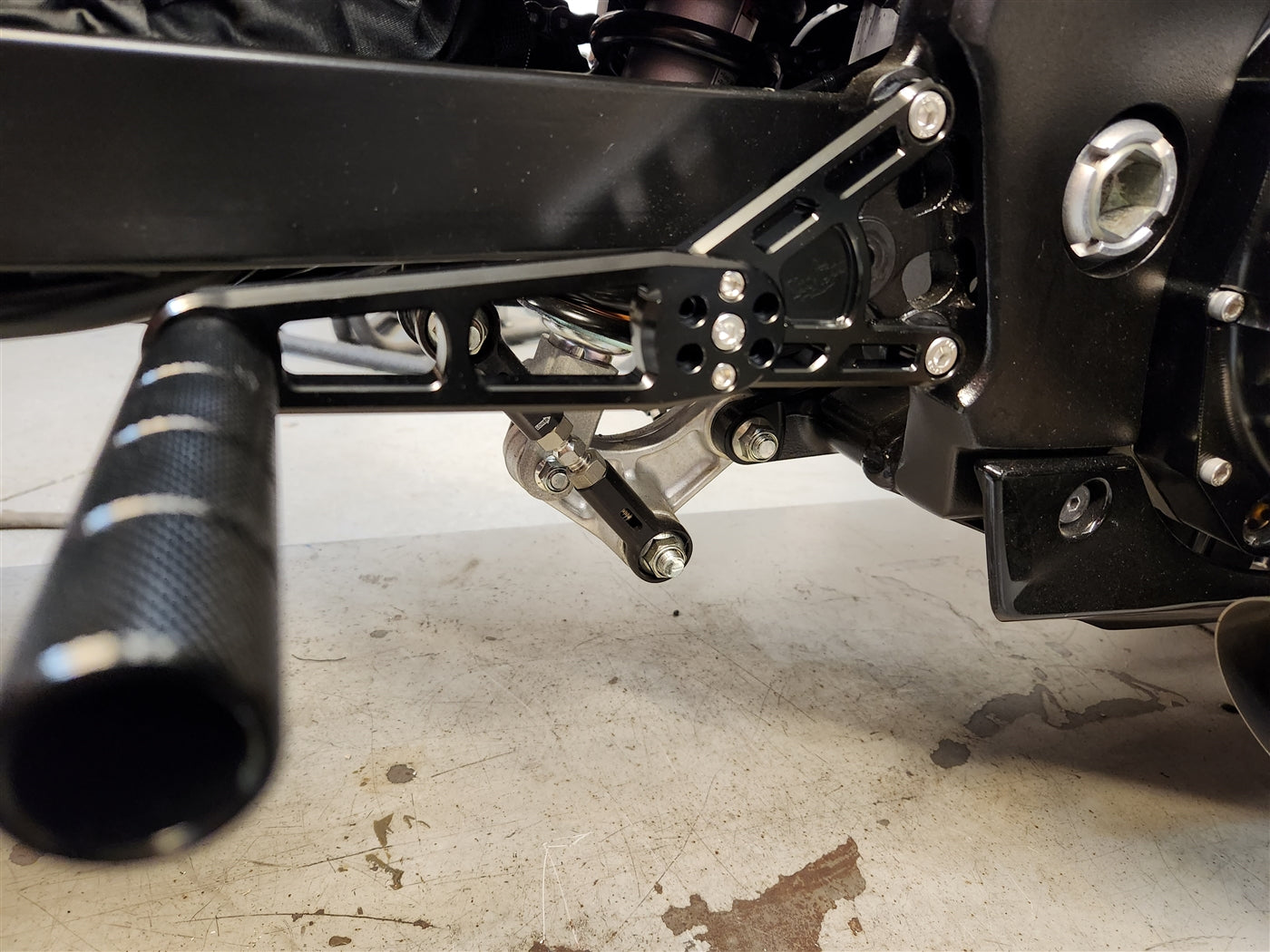 REARSET GRUDGE HAYABUSA 99-25 NO BRAKE BLACK VRGBUSAJ9B*